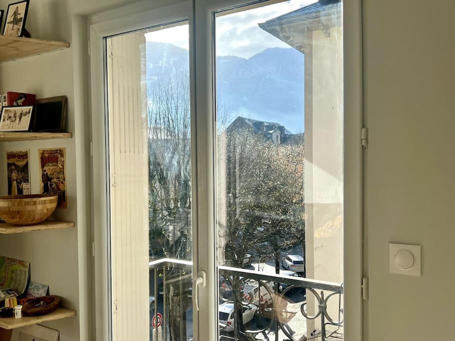 Un De Luchon, Avec Vue Sur Les Pyrenees